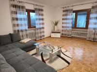 Apartment mit Balkon