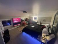 Sip and Soak, hotel-style room - Ferienwohnung Calgary