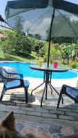 Casa campestre con piscina privada cerca de Villeta - B&B Guadual