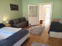 Monica's Apartman - B&B Seghedino