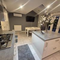 Prime House by Kate Luxe - B&B Peterborough