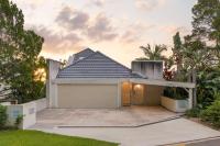 Picture perfect panoramic views stroll to beach - B&B Noosa Heads