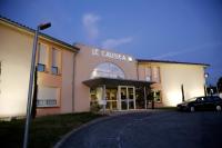 B&B Castres - The Originals City, Hôtel Le Causséa, Castres (Inter-Hotel) - Bed and Breakfast Castres