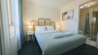Spacious, Self-contained Villa Close to Beach - Bed and Breakfast Perth
