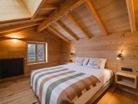 Chalet rénové avec accès direct aux pistes, grand jardin et parking - Chambres d'hôtes Le Monêtier-les-Bains