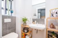 129 Paarl 2 Bedroom Lux Aprt With Parking & Aircon - Bed and Breakfast Paarl