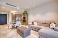 New to the matket - 19th floor apt in the prestigious Mercury Tower by SF HOMES - B&B San Julián
