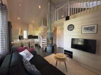 Lumilyhty A - B&B Äkäslompolo
