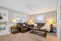 NEW Spacious Louisville Home with Backyard Oasis - Ferienwohnung Louisville