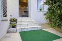 Sunny Garden House Julija - 2 min to beach - Bed and Breakfast Preko