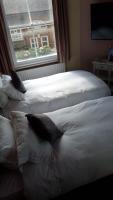 Chambre Double ou Lits Jumeaux avec Salle de Bains Privative