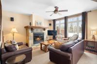 House On The Golf La Bte -10min To Tremblant 150 - B&B Mont-Tremblant