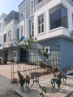 Lekki 3Bed Oceanview shortlet with Attendants and private Jetty - B&B Lagos