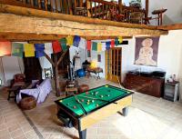 Chambres et appartement de charme dans ferme de caractère - billard, jardin et cheminée - près du Canal du Midi - Bed and Breakfast Lagarde