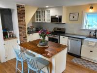 Duplex Farmhouse Rental Walk to Downtown - B&B Kennebunk