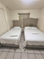Casa céntrica con estacionamiento para 5 huéspedes - B&B Hermosillo