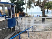 Pé na areia Praia do Tombo - B&B Guarujá