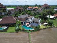 Villa Cakra - 4 bedroom Luxury Villa with Infinity Pool and Paddy Field View Ubud - B&B Ubud