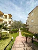 Avra Yard Suites - Chambres d'hôtes Pefkochóri