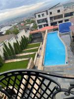 A Royal Luxury Villa In Center With Two Swimming Pools, Sauna and Jacuzzi. - Chambres d'hôtes Erevan