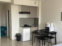 Cozy nest with Netflix, Wi-Fi and parking included - Bed and Breakfast Montfermeil