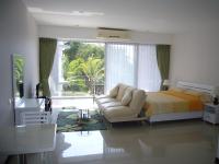 Apartamento con vistas a la piscina