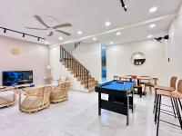 Balcony house JB Sentosa 12 Pax CIQ & Mid Valley - Bed and Breakfast Kampung Lumut Kiri