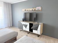 Unterkunft Gaius - 3 Schlafzimmer, Balkon & kostenlose Parkplätze in Magdeburg - B&B Magdeburg