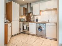 Peregrine - Poole Quay Location with Partial Harbour Views - B&B Poole