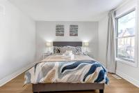 Bright Entire Home - Backyard Near Little Italy & DT - Chambres d'hôtes Toronto