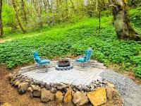 Clatskanie Tiny Luxury Retreat Near River - B&B Clatskanie
