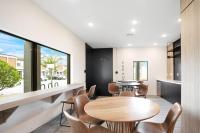 Bright Hub Townhome Near Attractions - Bed and Breakfast Kissimmee