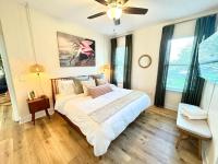 The Royal Cypress Suite Near UF Shands Downtown - Chambres d’hôtes Gainesville