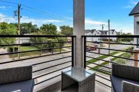 Elegant 4BR Home w Rooftop 5 min to Downtown - B&B Dallas