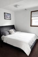 Location! Location! 2bd 1bth spacious apartment! - B&B Chicago