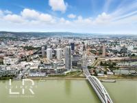 Golden Suite, RIVER&OLD TOWN VIEW, FREE Parking - Ferienwohnung Bratislava