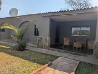 Newly renovated 3 bedroom house in Leopards Hill - Bed and Breakfast Lusaka