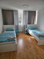 Ferienwohnung, Handwerkerwohnung, helle Wohlfühlwohnung mit Balkon - Ferienwohnung Oberhausen
