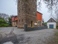 Dartmouth Apartment, Light, Modern and Parking - Chambres d’hôtes Dartmouth