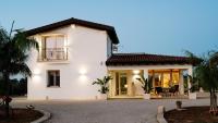 Villa Kalia Luxury by HDSalento - B&B Aradeo