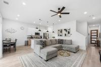 Chic 3BR Townhome w/ Rooftop Patio Near Dallas - B&B Dallas