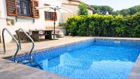 Semi-detached House with private pool and garden in Begur - Chambres d'hôtes Begur