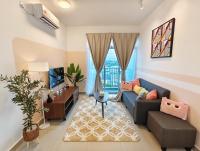 Family Kids Lover, Badminton and Big Swimming Pool -7pax - B&B Johor Bahru