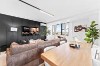 Modern 3BR Apt Near EWR, MetLife & NYC - B&B Newark