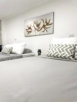 Central Stay SV Apt Walk to Historic Center - B&B San Salvador