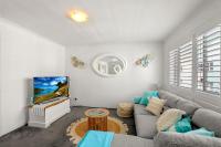 Ocean Breeze Unit 10, 42 King Street, Kings Beach - B&B Caloundra