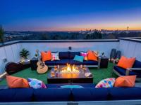 Sounds like fun stunning views 5 miles to DT - B&B Nashville