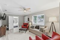 Beachside Comfort Just Minutes from the Sand - B&B Saint Pete Beach