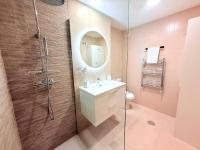 Casa Daisy Luxury Golf Retreat at Hacienda Riquelme with Pool Lake and Golf Views - Chambres d'hôtes Sucina