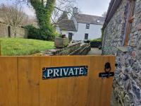 Y Bwthyn at The Old Water Mill on the very edge of Snowdonia - Chambres d'hôtes Llanddeiniolen